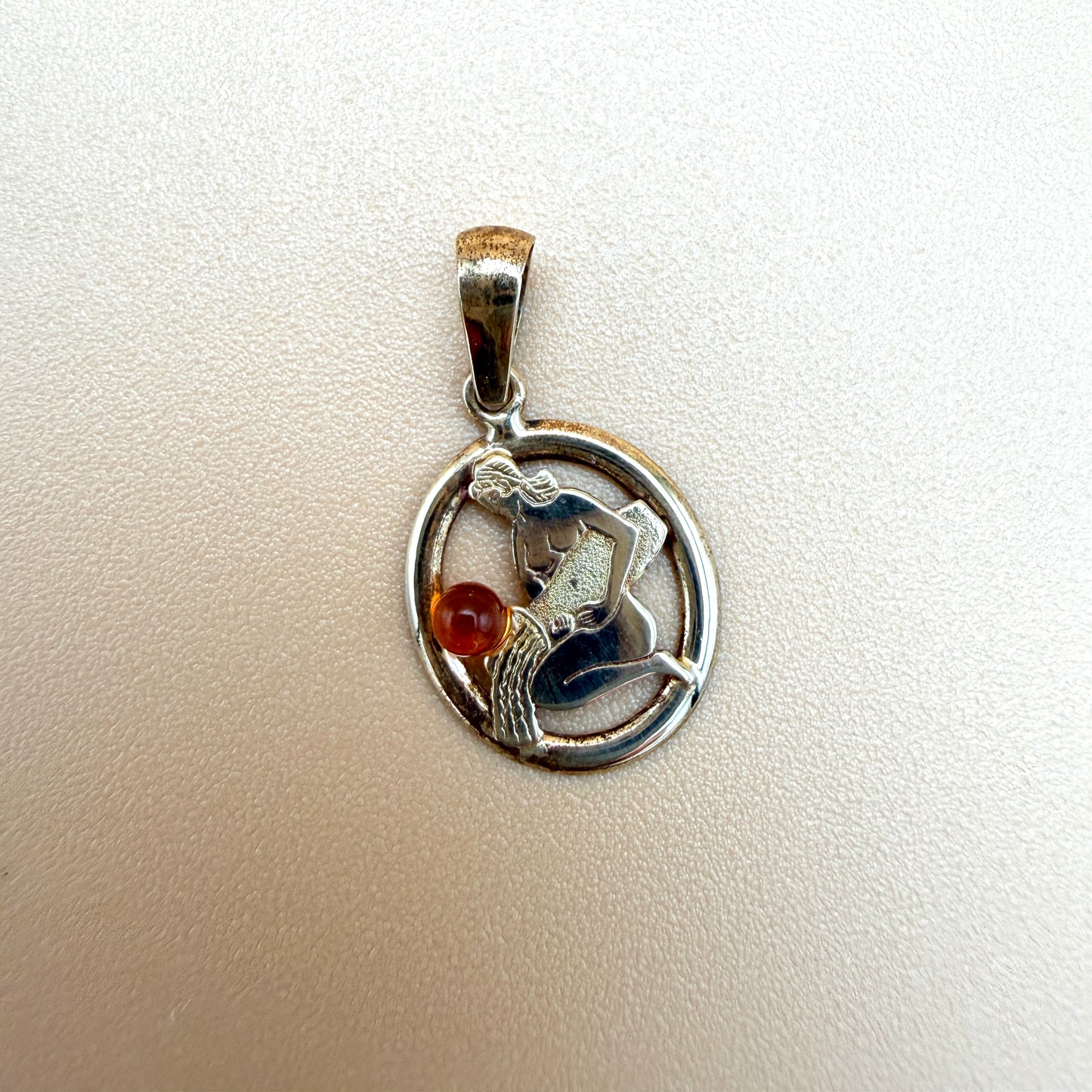 Aquarius 14kt Gold Zodiac Pendant