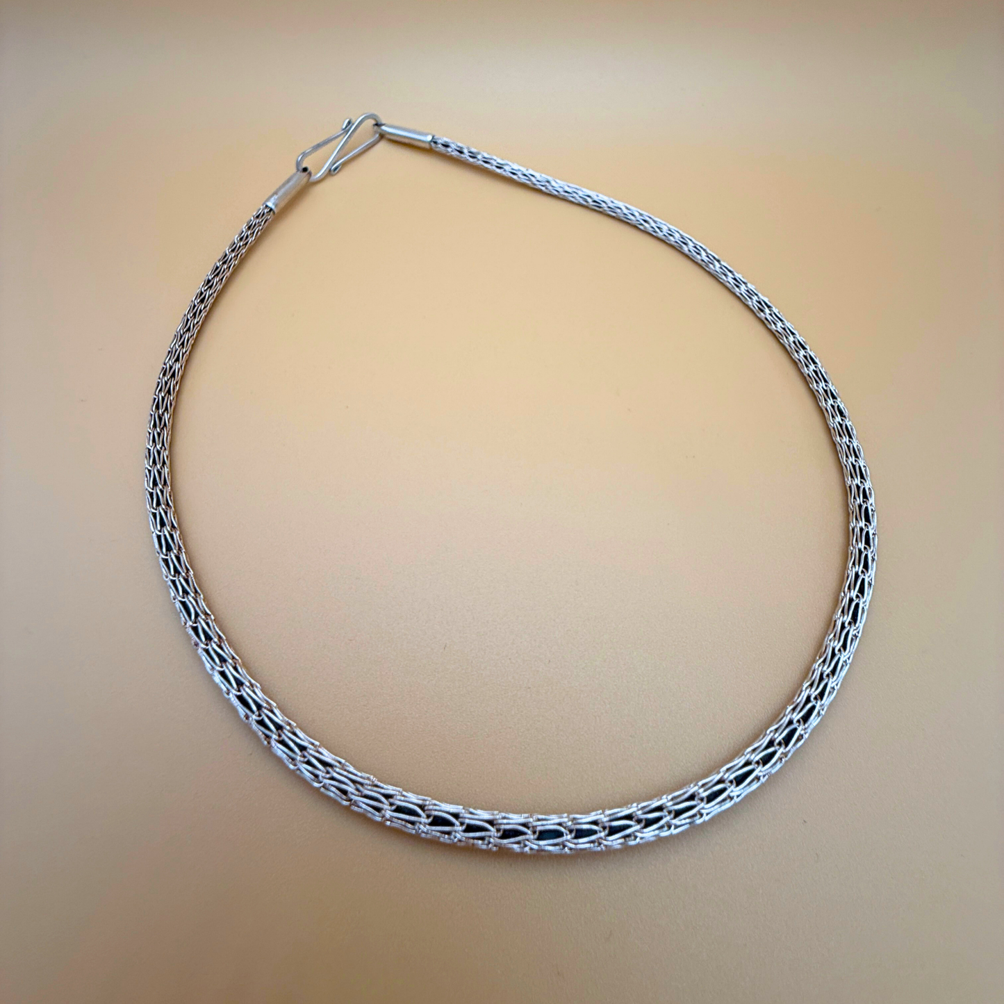 Håndstrikket sølvkæde – Enkeltsting