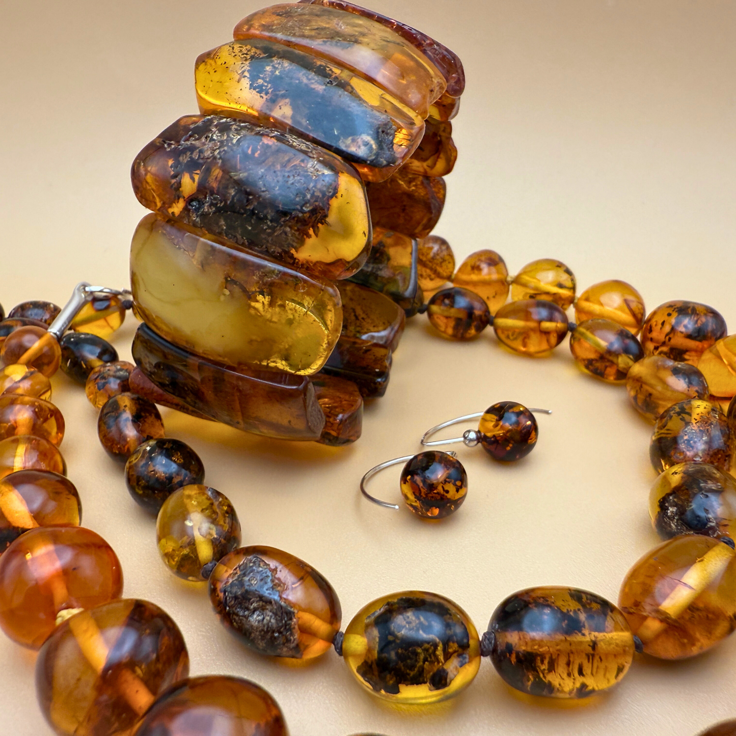 No. 1 Bernsteinohrringe – Mosslight