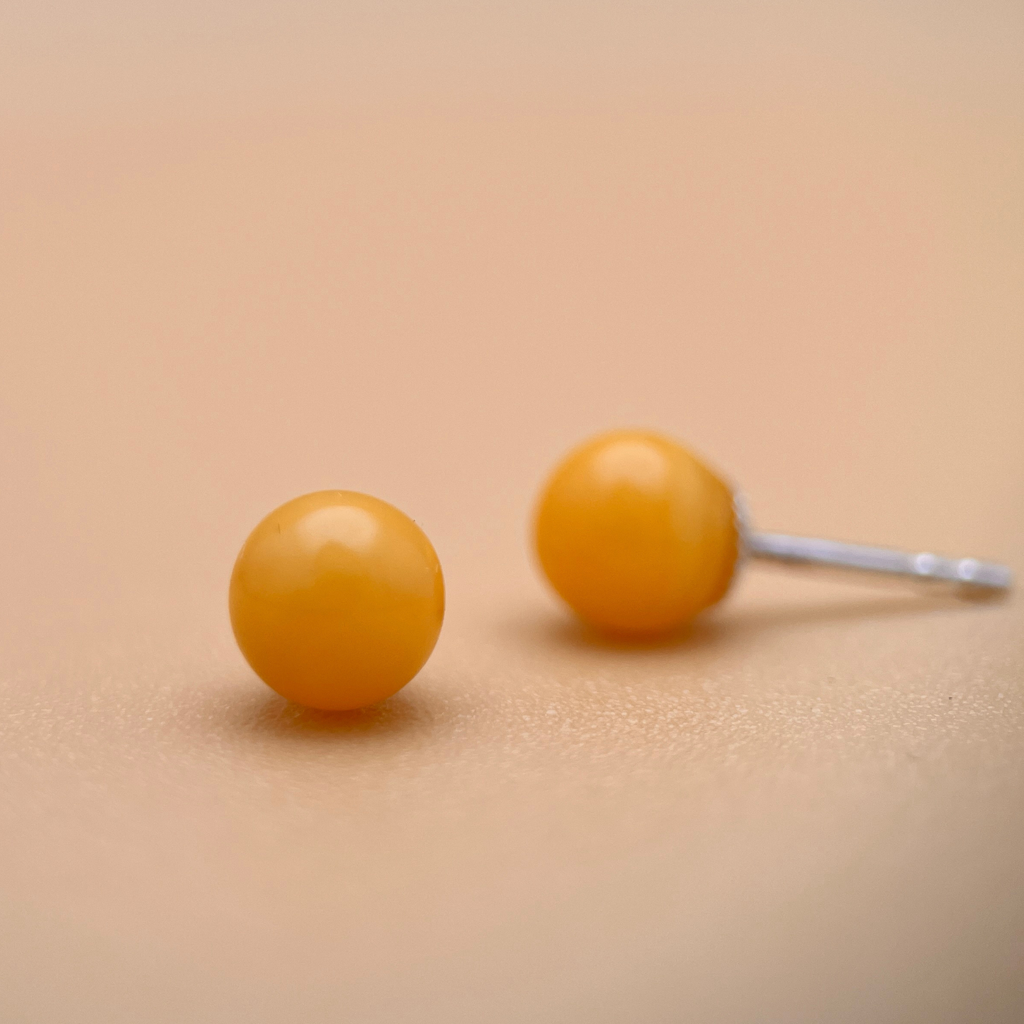 Round Earstick - milk