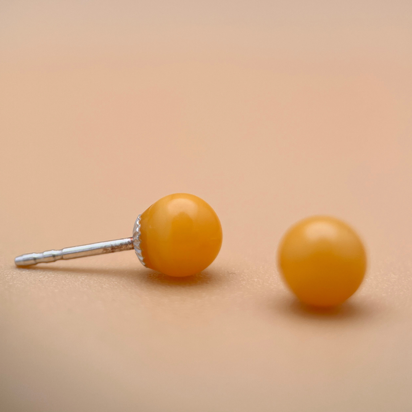 Round Earstick - milk