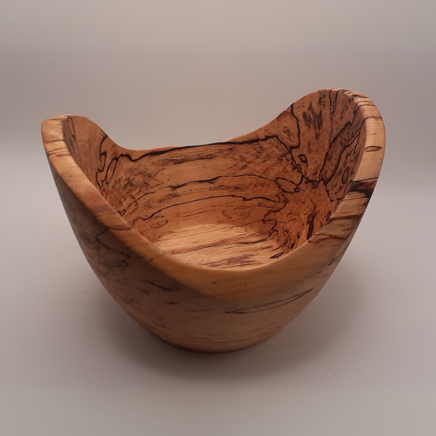 Bowl in spalted birch