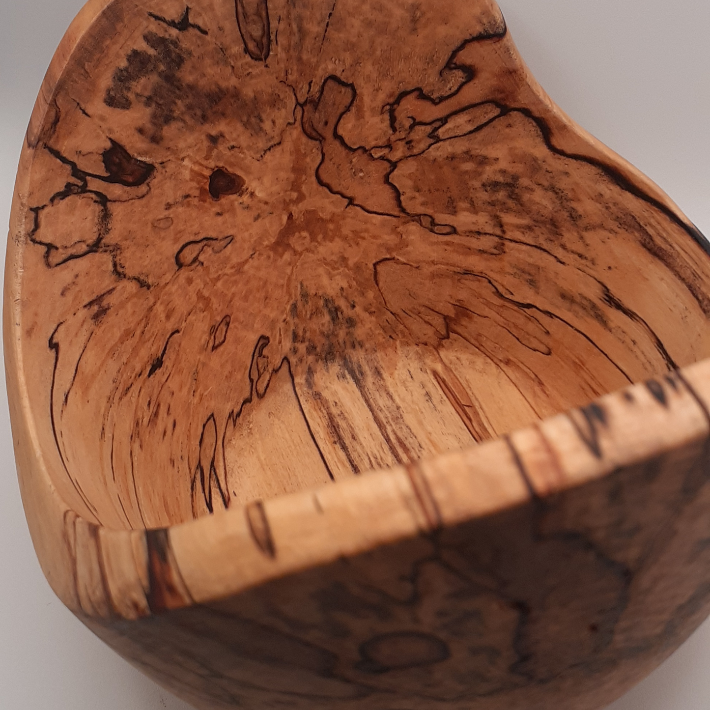 Bowl in spalted birch