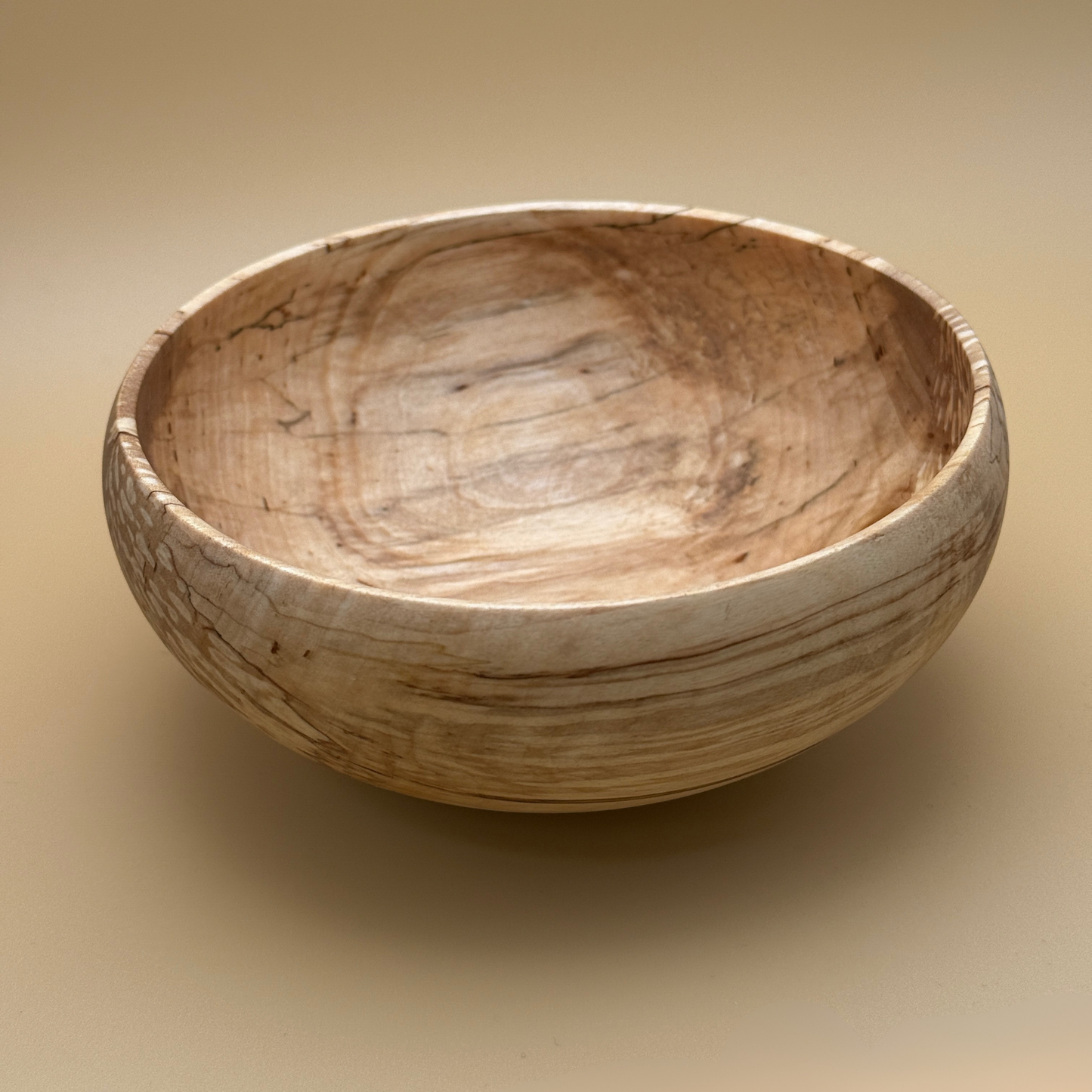 Skål i spaltet træ