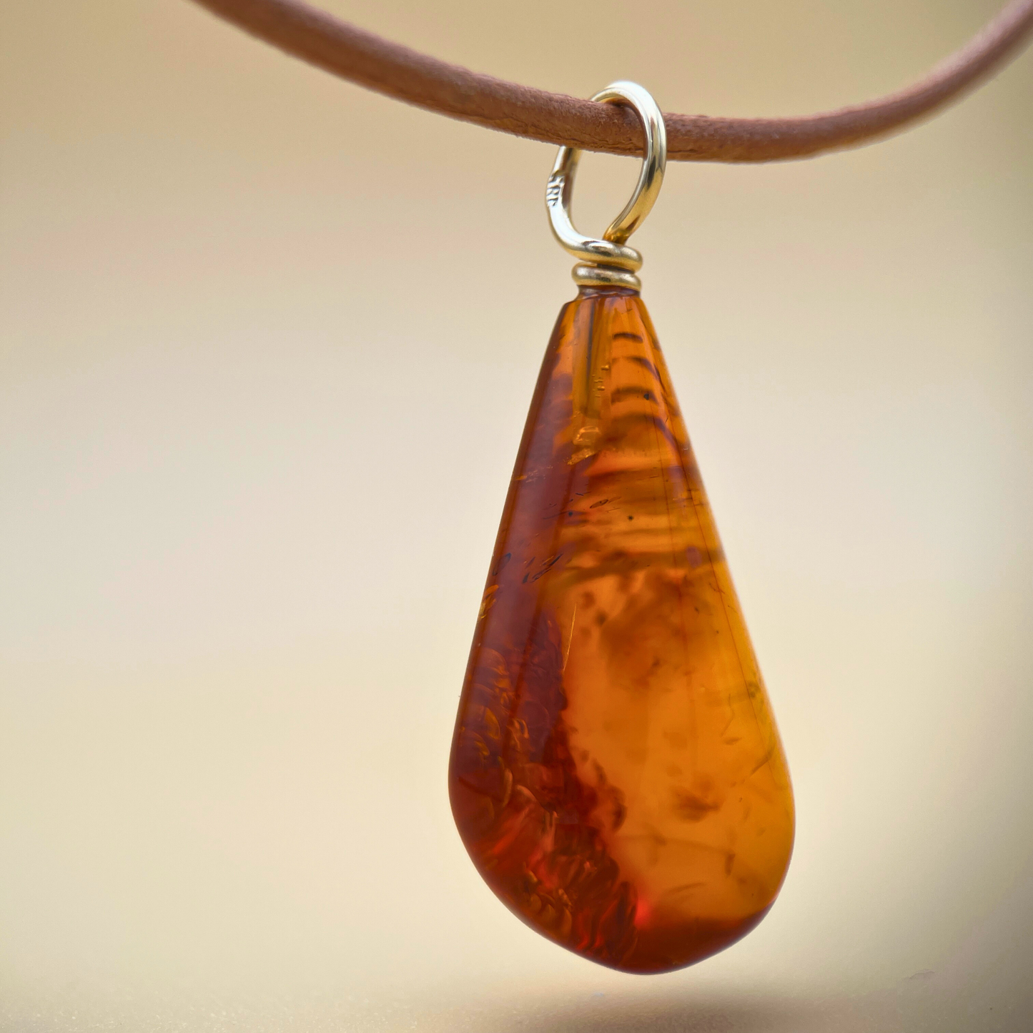 Goldener Tropfen-Dendant