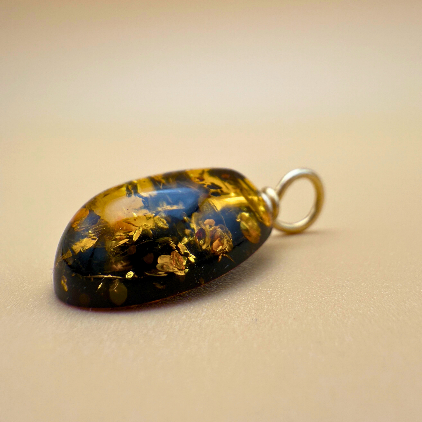 Green Amber Drop Pendant – 14k Gold