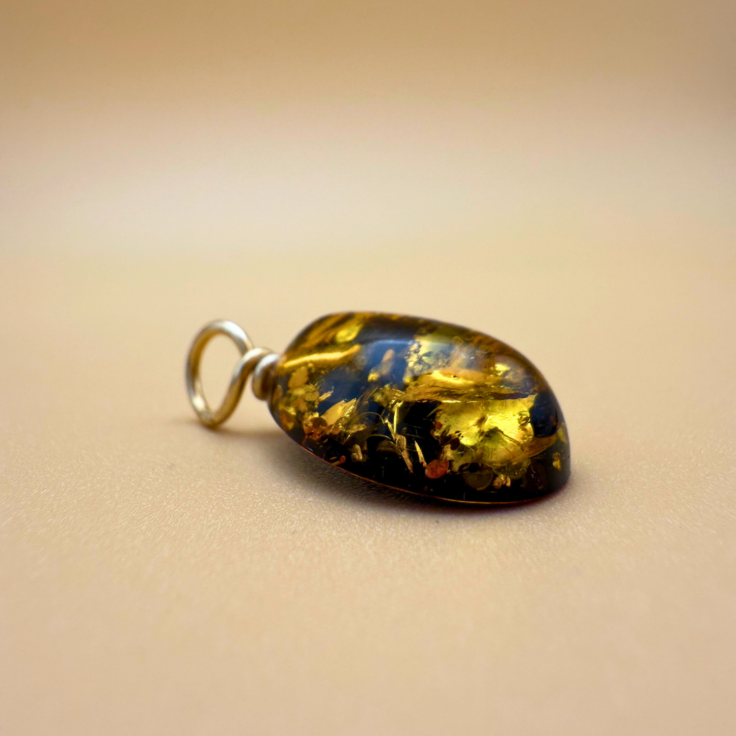 Green Amber Drop Pendant – 14k Gold