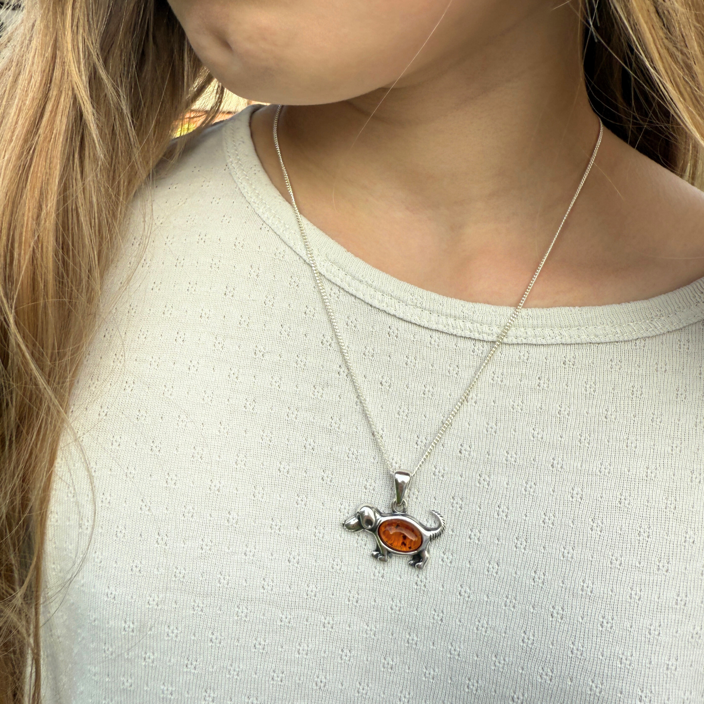 Dachshund Charm – Playful Pendant