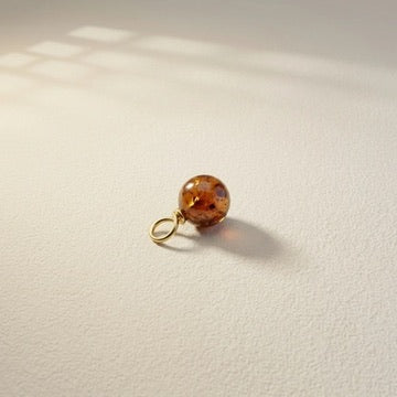 Cognac shimmer vedhæng med 14 kt guldøsken