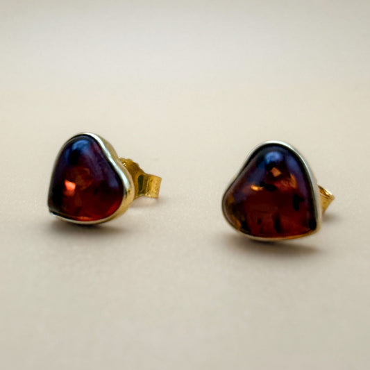 14 kt gold heart earrings with dark cognac amber