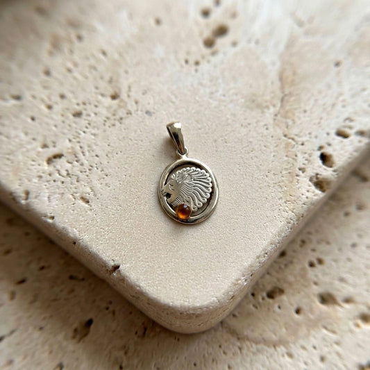 Leo 14kt Gold Zodiac Pendant