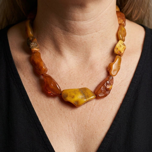 Polished Amber Necklace – Cognac, Moss & Light