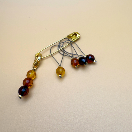 Amber Stitch Marker Set – 4 markers + 1 clasp