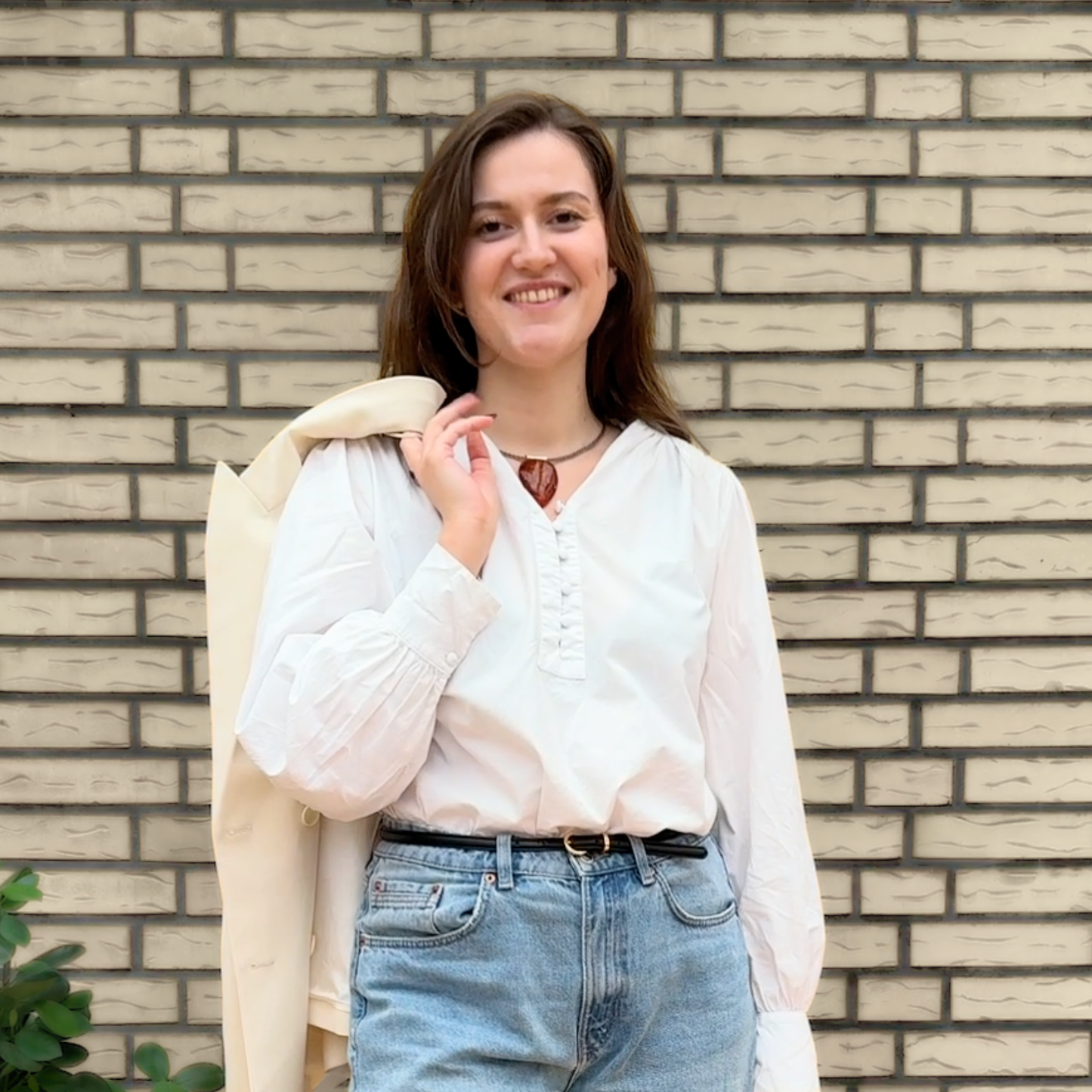 Almond Bernsteinanhänger – cognac shimmer