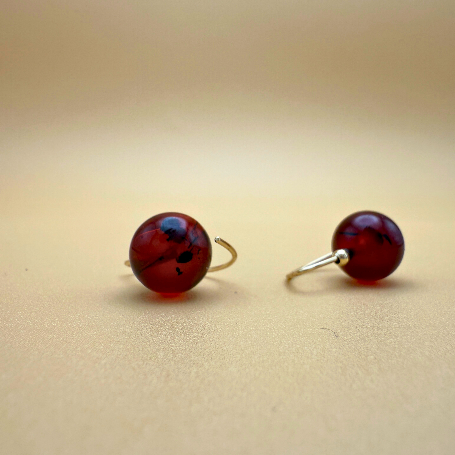 NO 1. Deep red & 14 kt gold