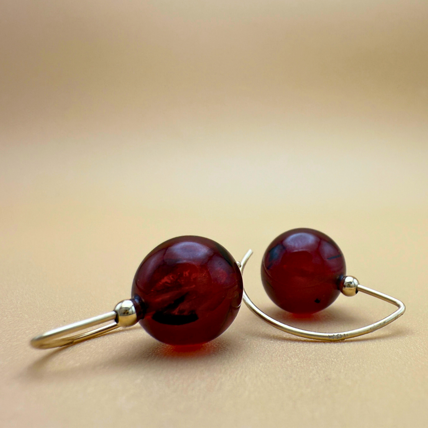 NO 1. Deep red & 14 kt gold