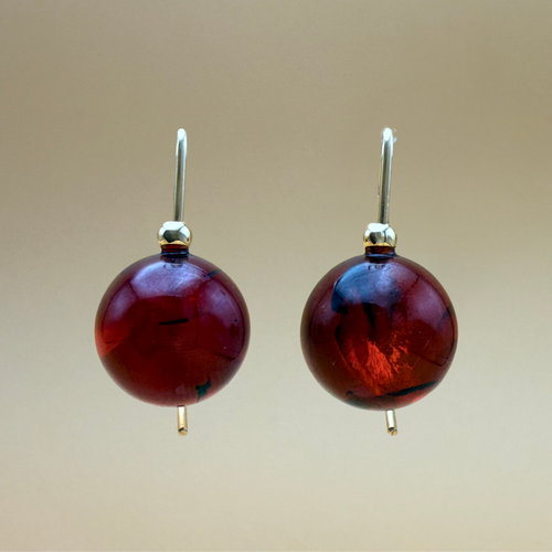 NO 1. Deep red & 14 kt gold