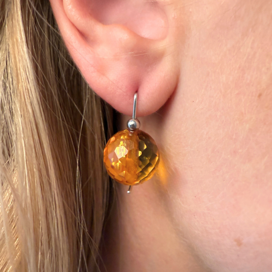 Nr. 1. Facettenperle