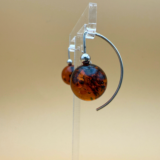 No. 1 Bernsteinohrringe – dark cognac shimmer