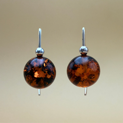 No. 1 Bernsteinohrringe – dark cognac shimmer