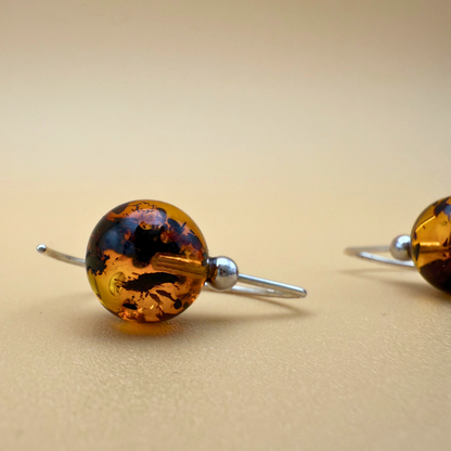 No. 1 Bernsteinohrringe – Mosslight