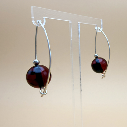 No. 3 – Ohrringe aus Silber mit weinrotem Bernstein