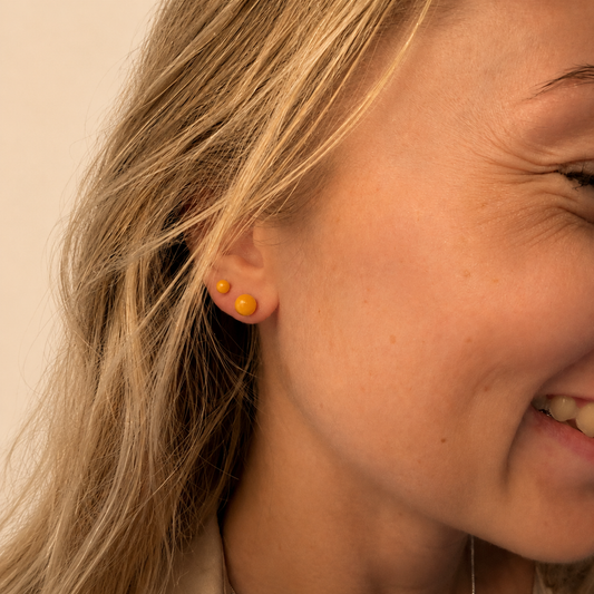 Milky amber erastick round and elegant
