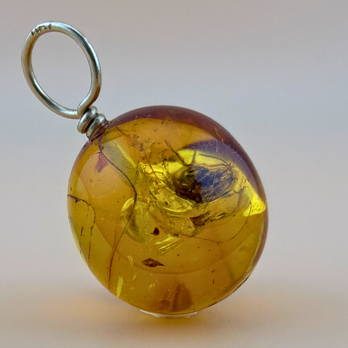 Pendant with spider inclusion & 14 kt gold