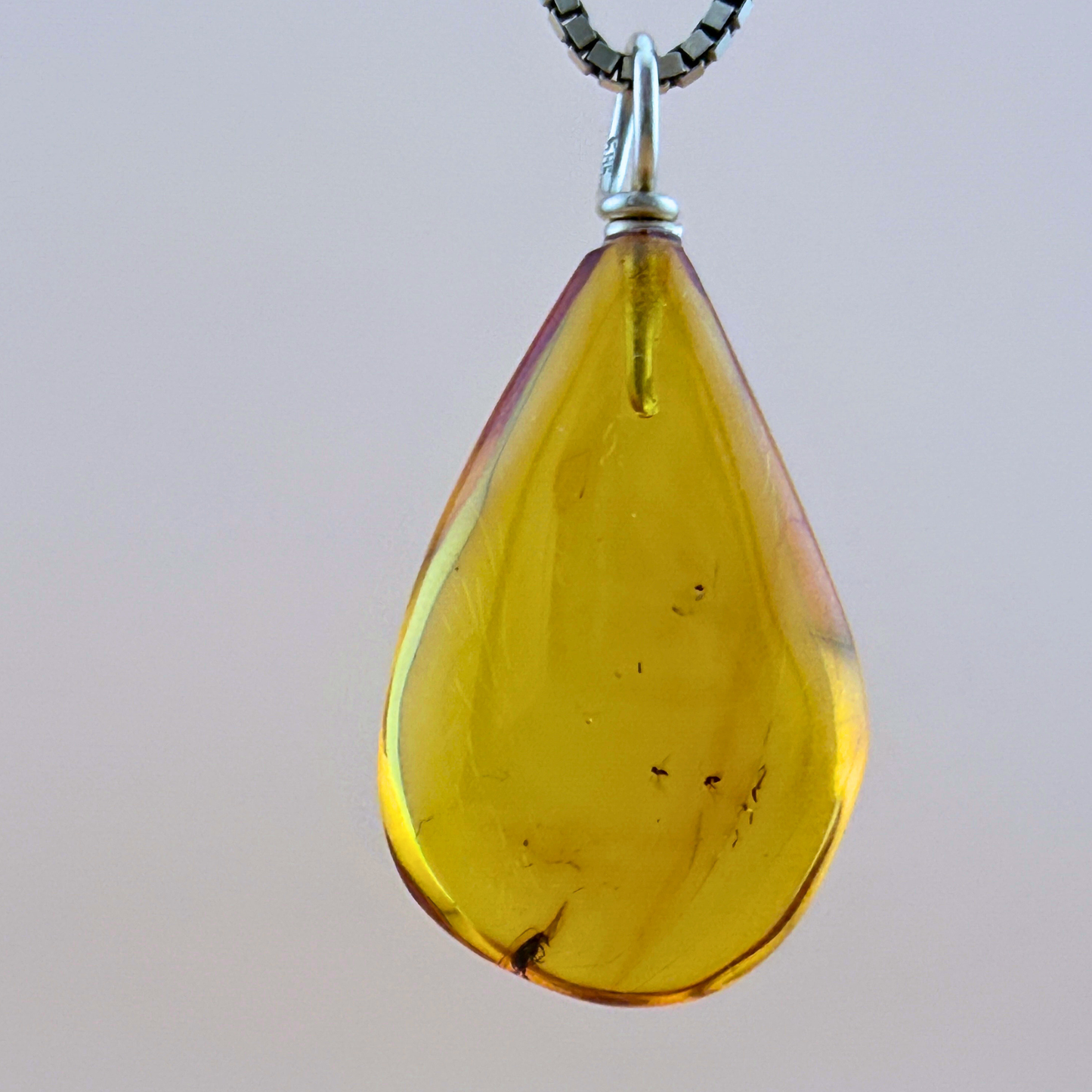 Pendant with 3 inclusion & 14 kt gold
