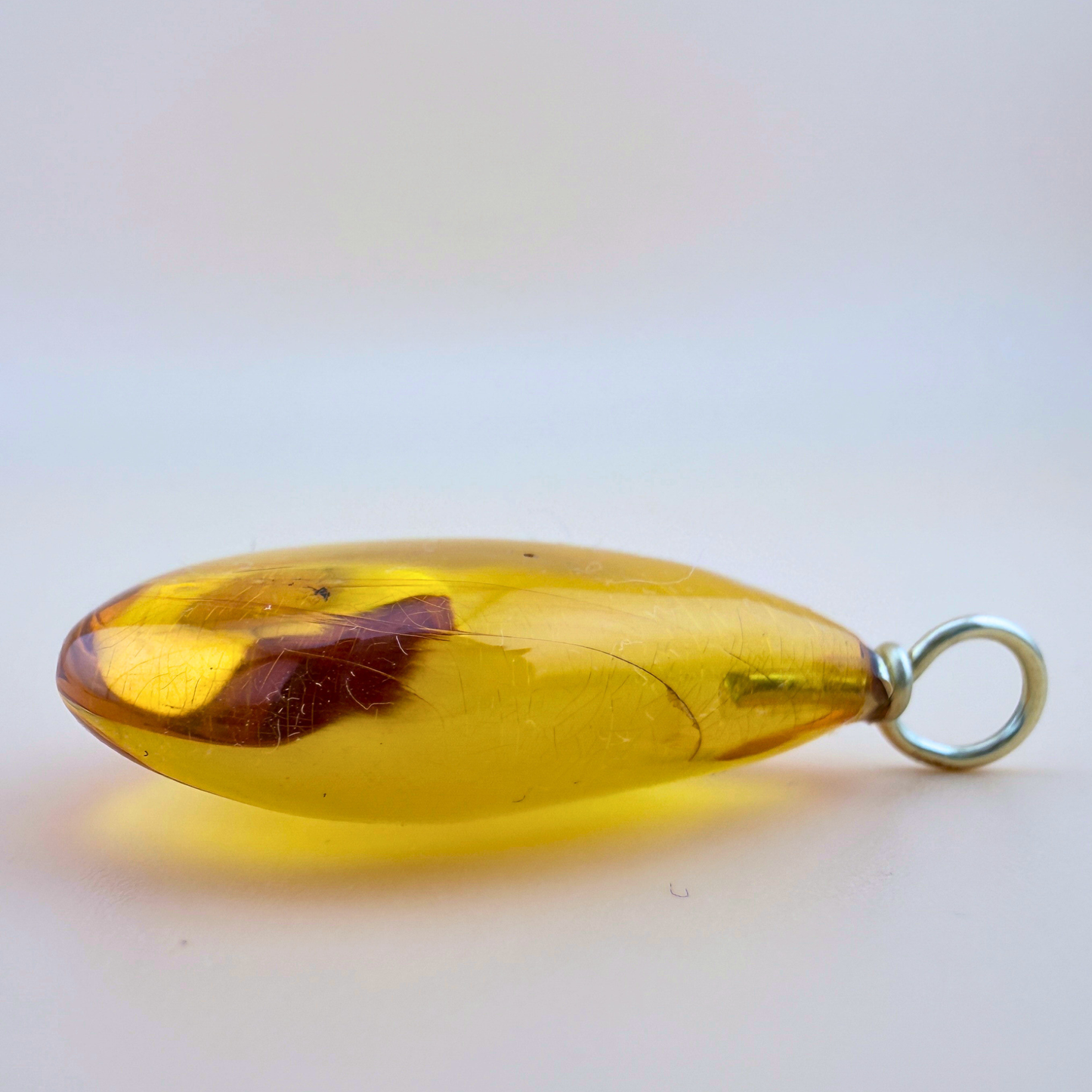 Pendant with 3 inclusion & 14 kt gold