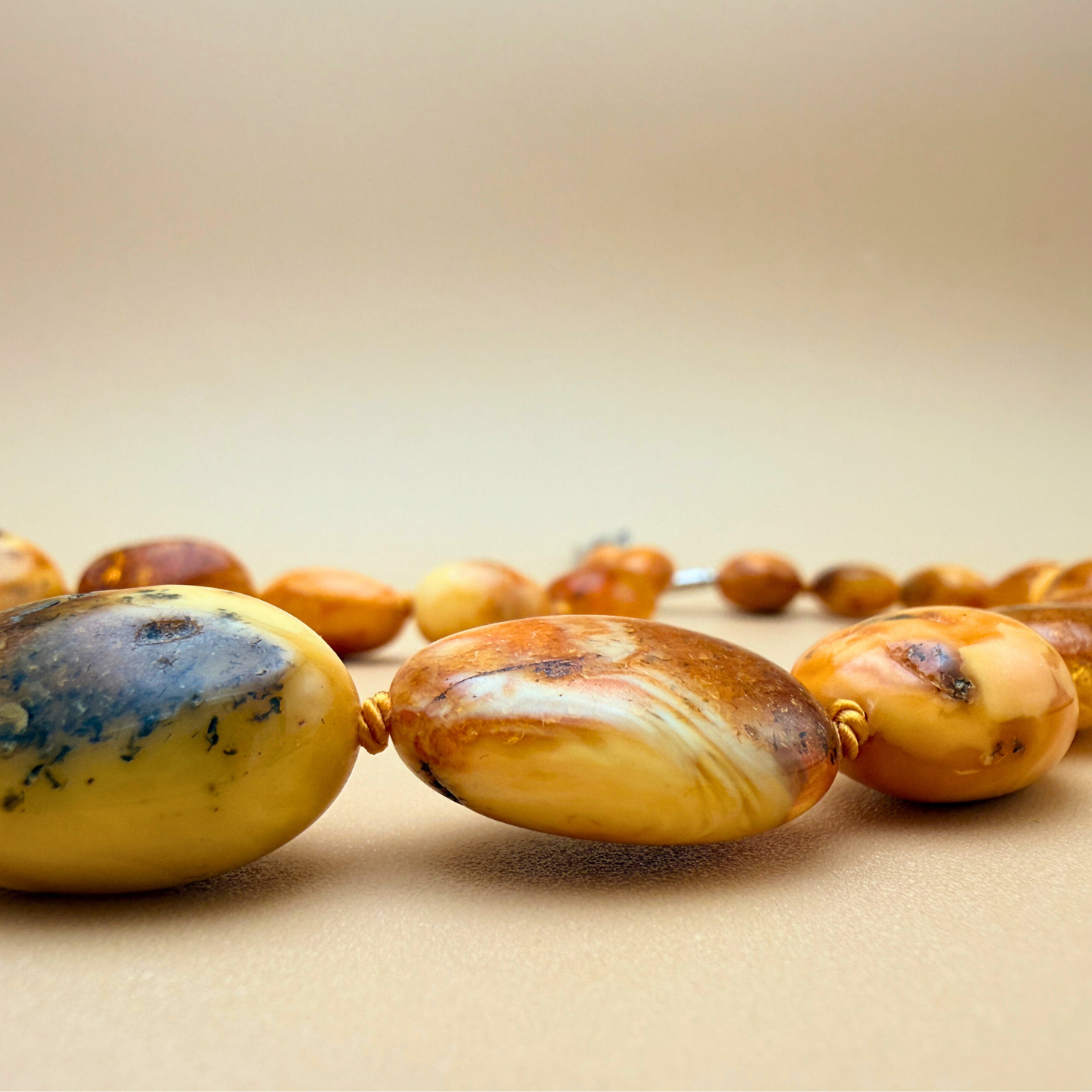 Softglow Bernsteinkette – milky polished