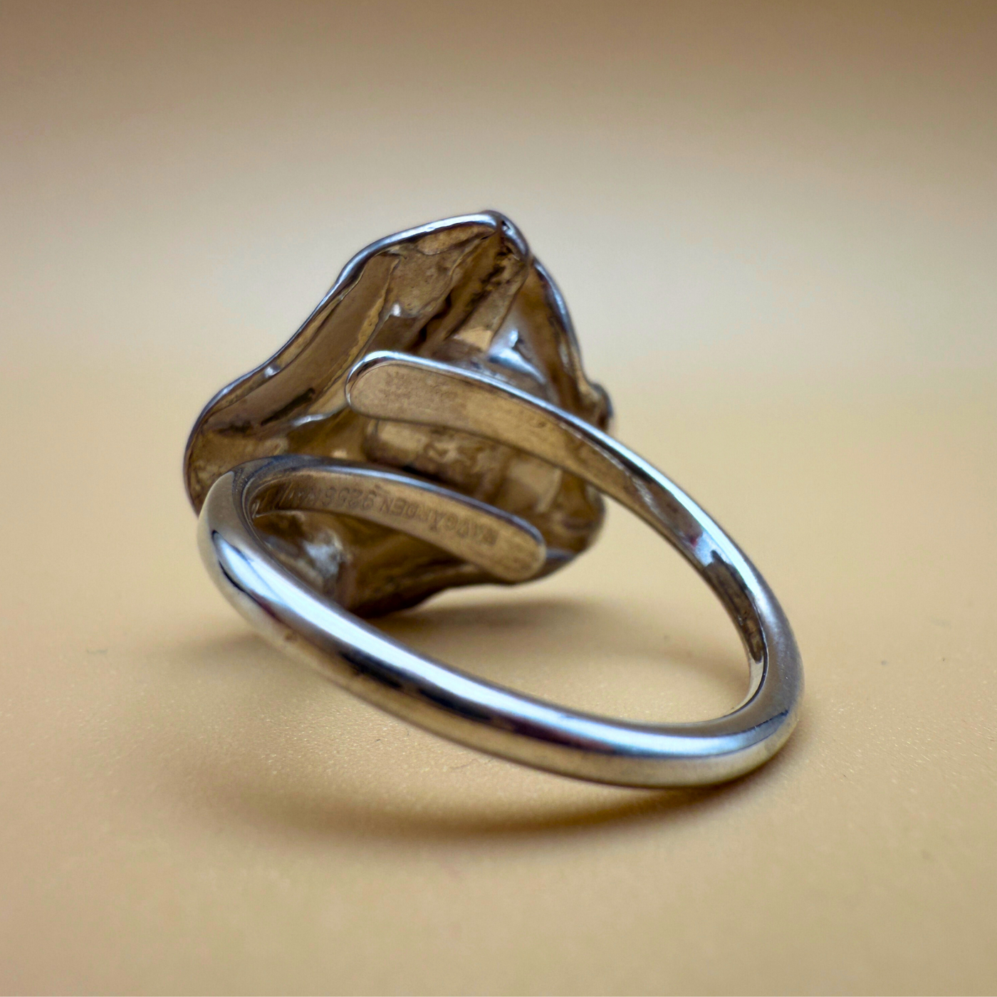 Wave Ring – No. 2 – Light cognac