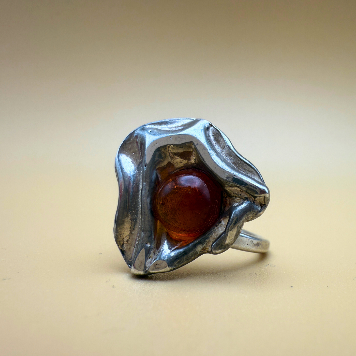 Wave Ring – No. 2 – Light cognac