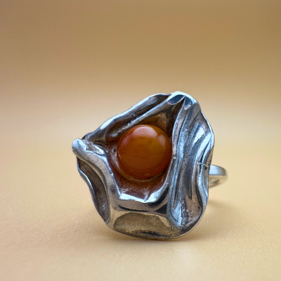 Wave Ring – No. 2 – Antique milk