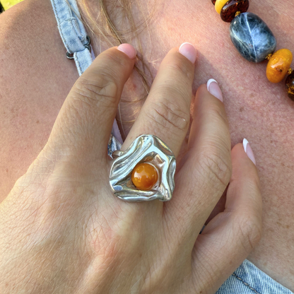Wave Ring – No. 2 – Antique milk