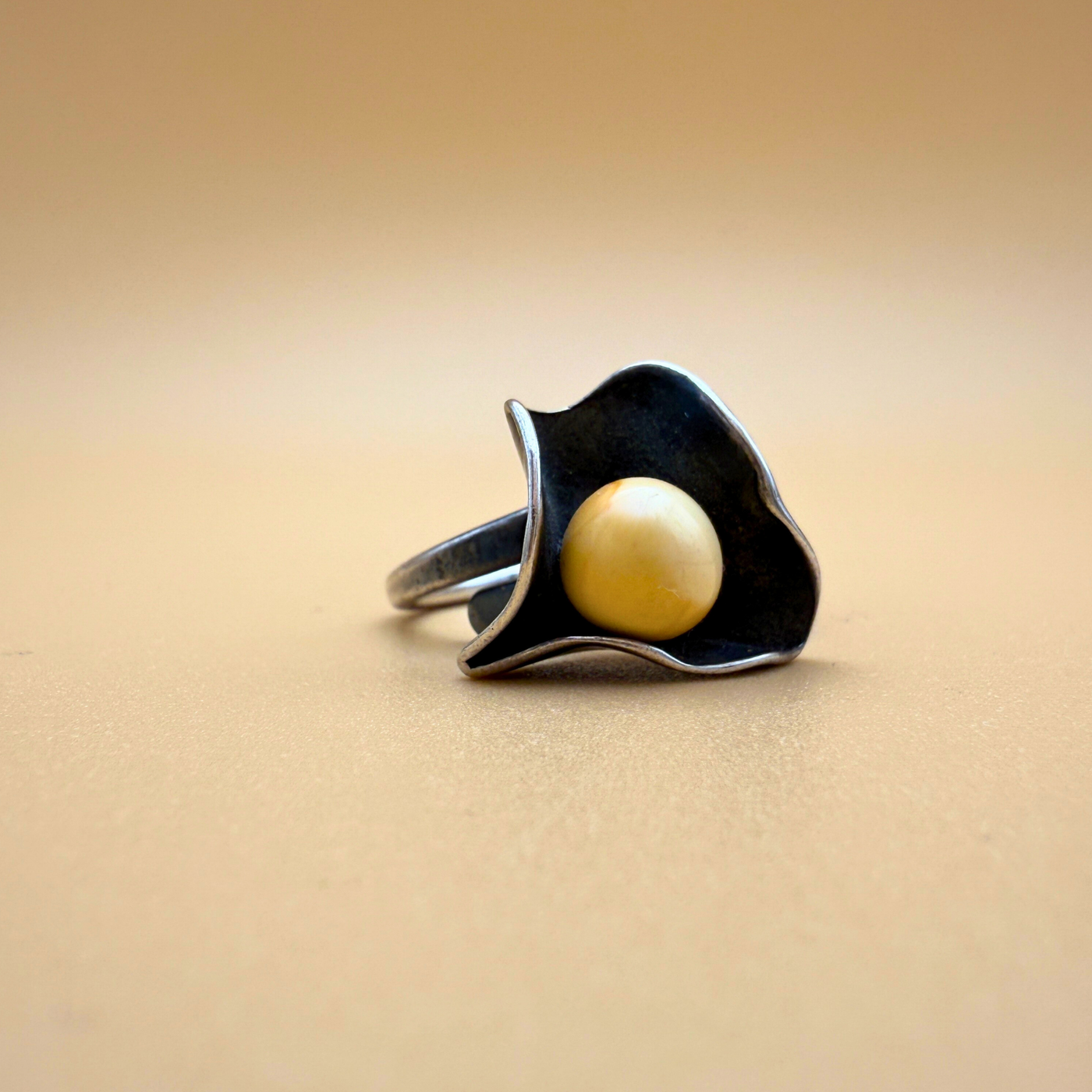 Østers Ring – Milchig-weißer Bernstein