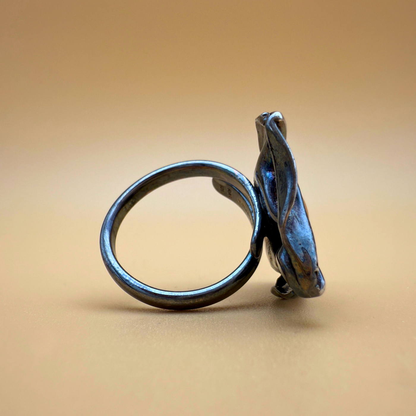 Wave Ring – No. 1 – Milky Amber
