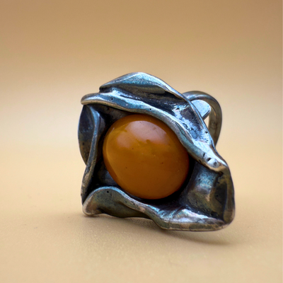 Wave Ring – No. 1 – Milky Amber