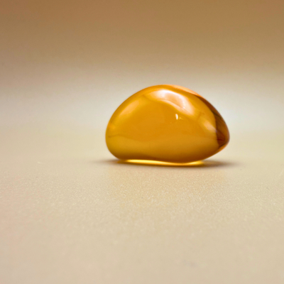 Citrus Glow – Polierter Bernstein-Taschenstein in Zitronengelb