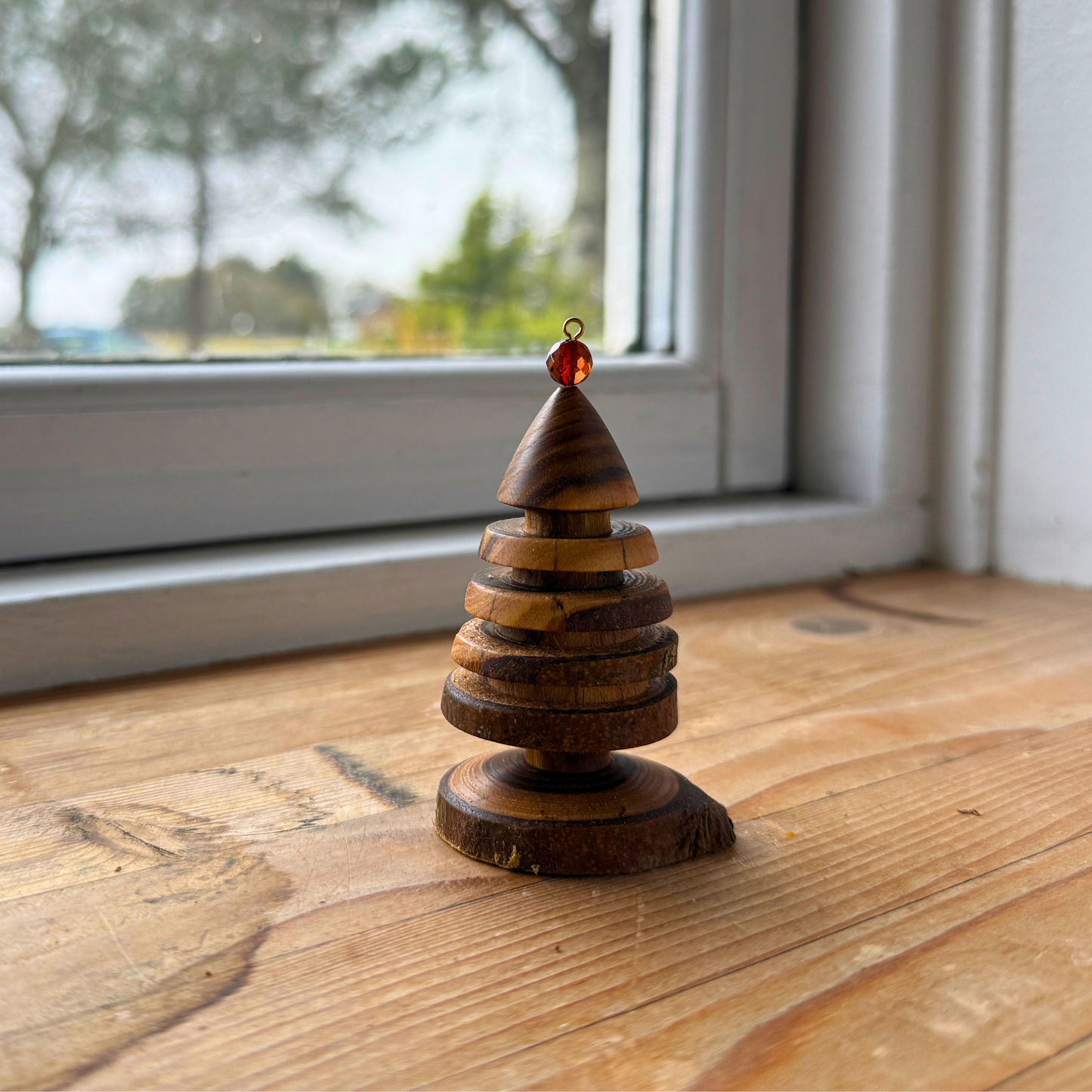 Laburnum juletræ med rund rav top 2025 batch 2