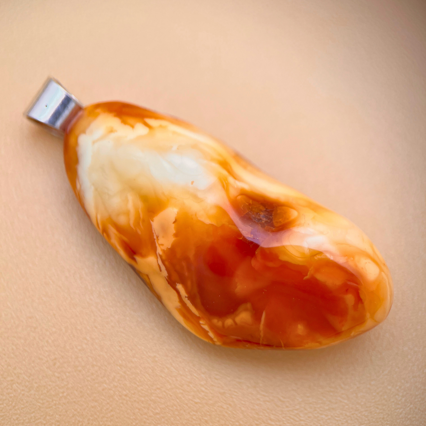 Toffee & Cream Pendant