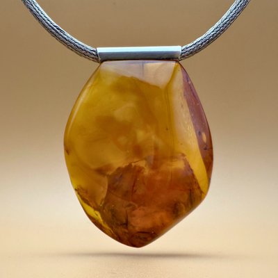 Großer Bernsteinanhänger mit Sterlingsilberröhre