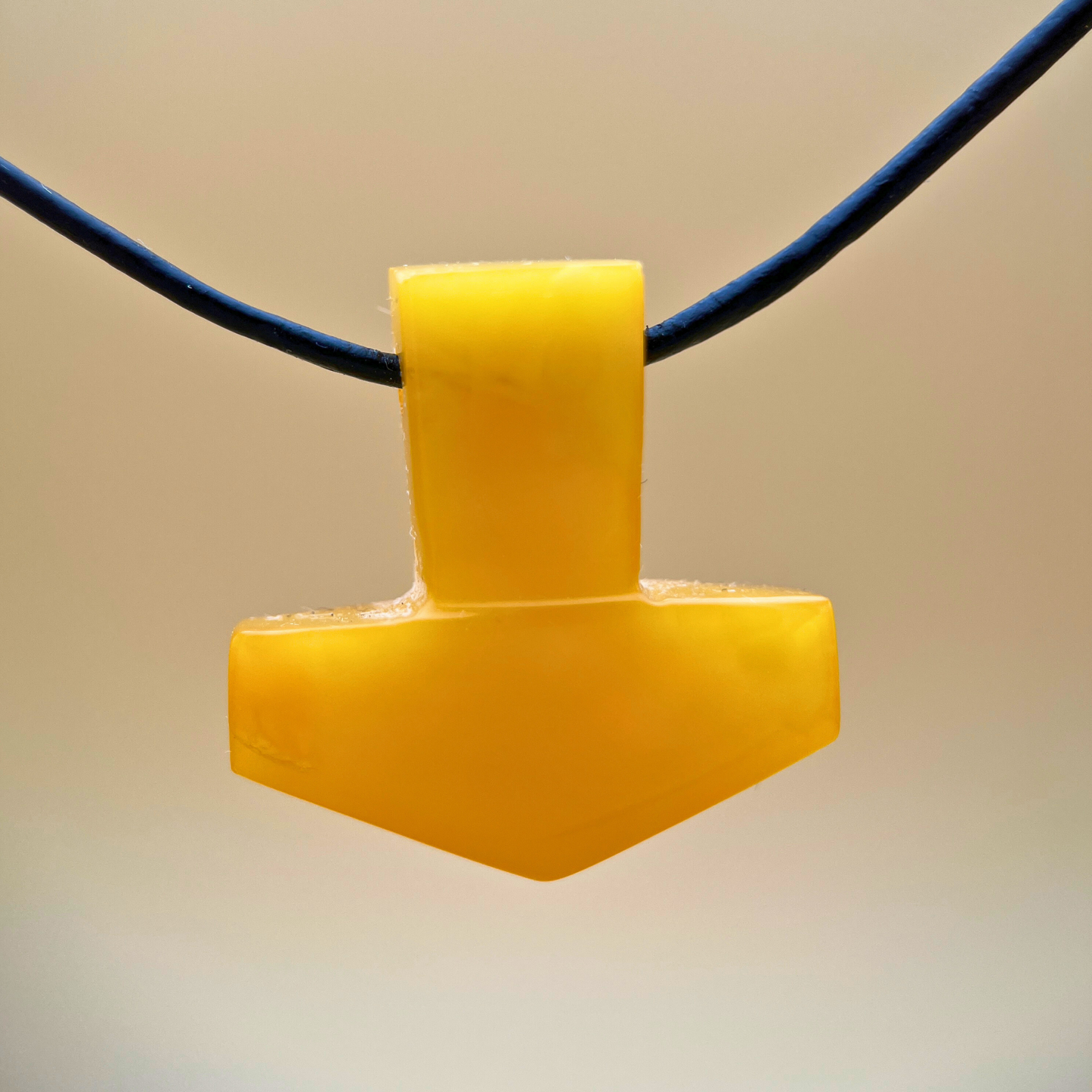 Thors Hammer am Lederband
