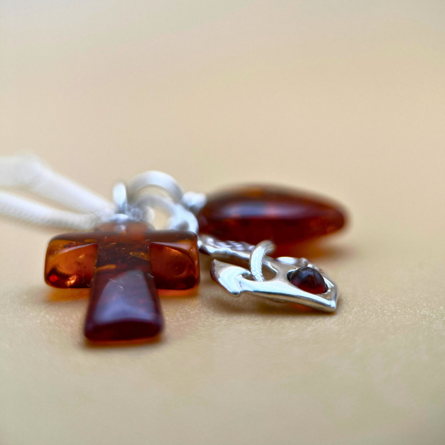 Glaube, Hoffnung &amp; Liebe Anhänger mit Kette