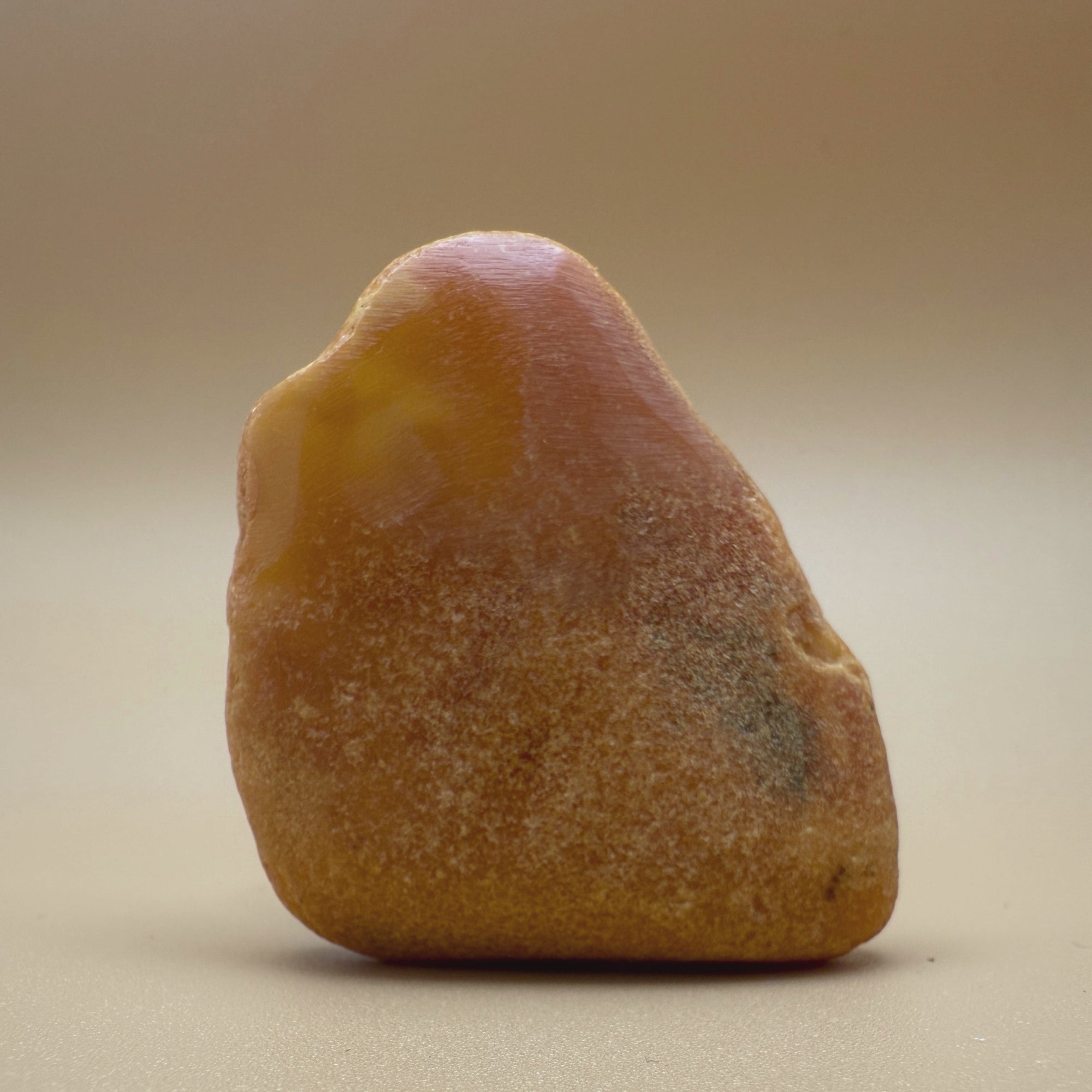 Load video: Video of amber polischment